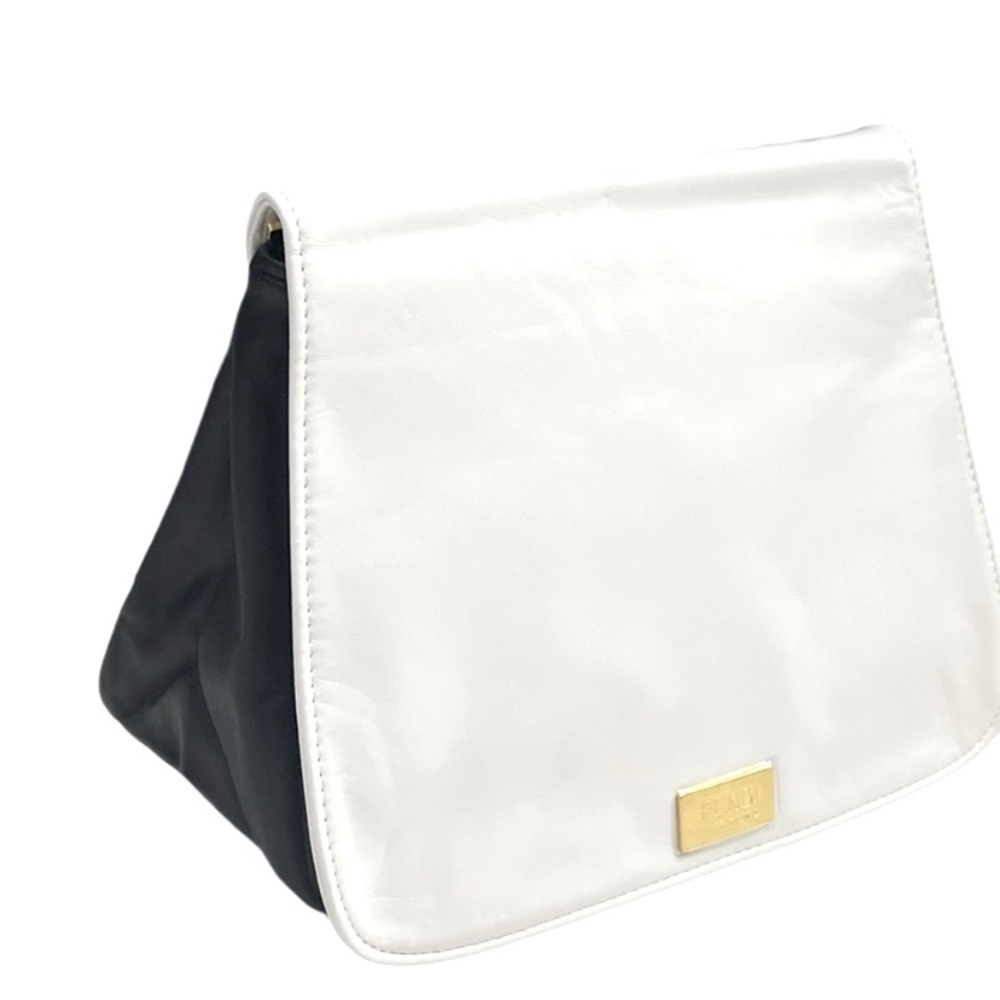 🔥🔥NWT FENDI White Black Novelty Cosmetic
Bag Clutch Pouch🔥🔥